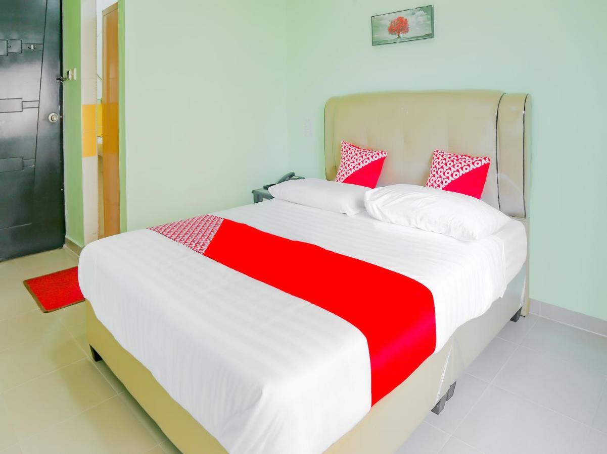 Oyo 90269 Hotel Indorasa 2 Jodoh  Zewnętrze zdjęcie