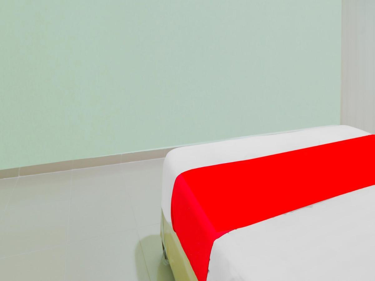 Oyo 90269 Hotel Indorasa 2 Jodoh  Zewnętrze zdjęcie