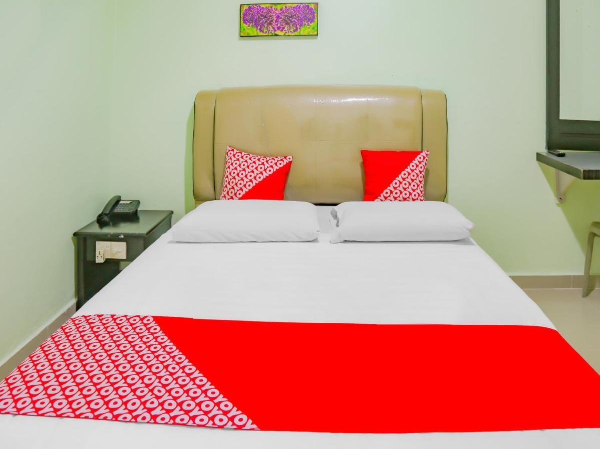 Oyo 90269 Hotel Indorasa 2 Jodoh  Zewnętrze zdjęcie